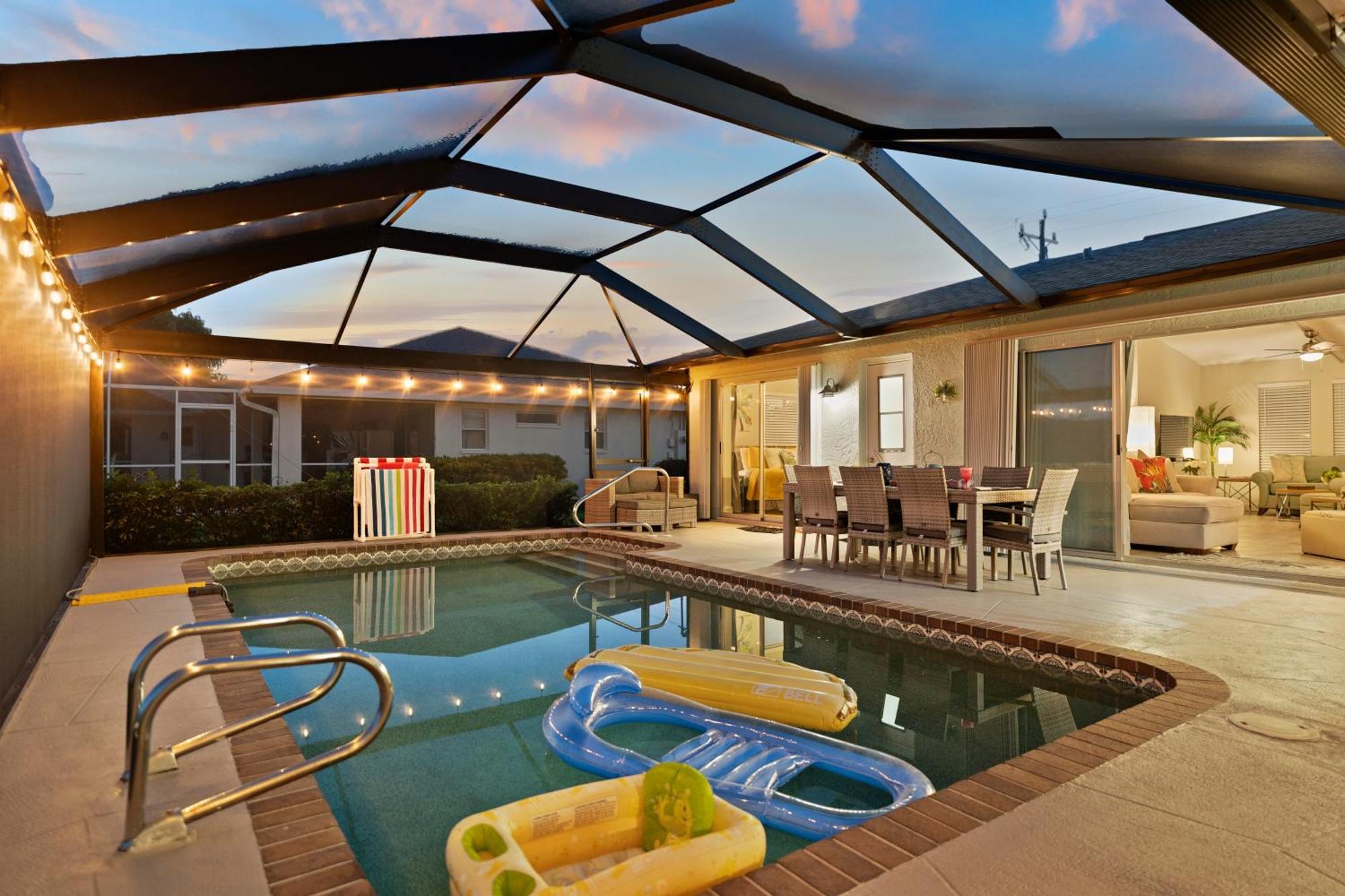 Serenity Waterfront Villa With King Suite, Private Pool, Great Lanai Enclosure And Long Water Views Cape Coral Exteriér fotografie
