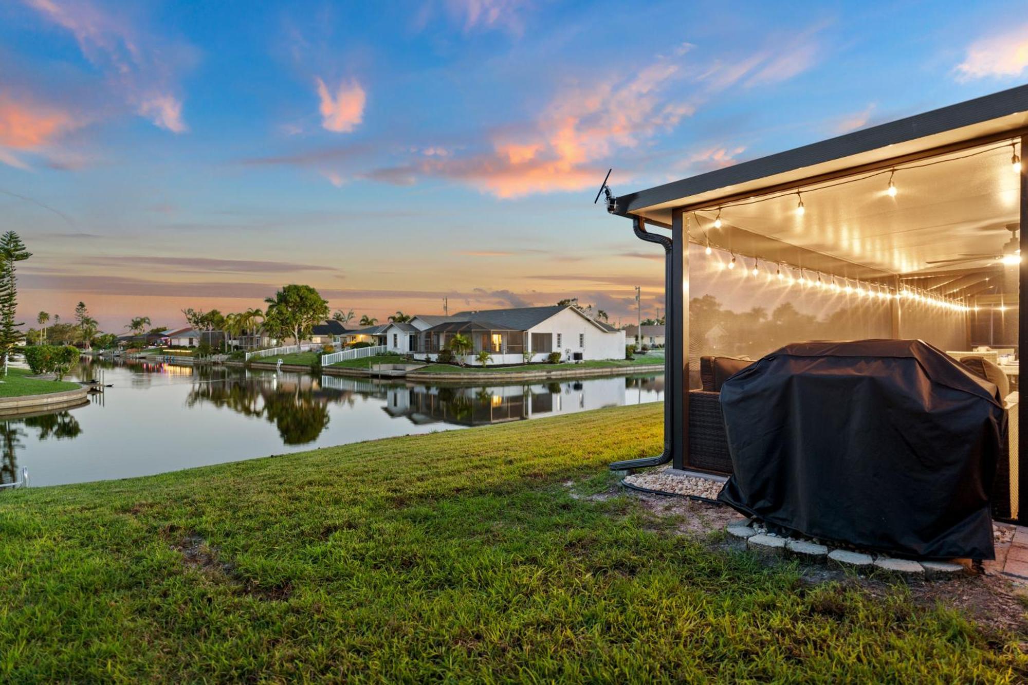 Serenity Waterfront Villa With King Suite, Private Pool, Great Lanai Enclosure And Long Water Views Cape Coral Exteriér fotografie