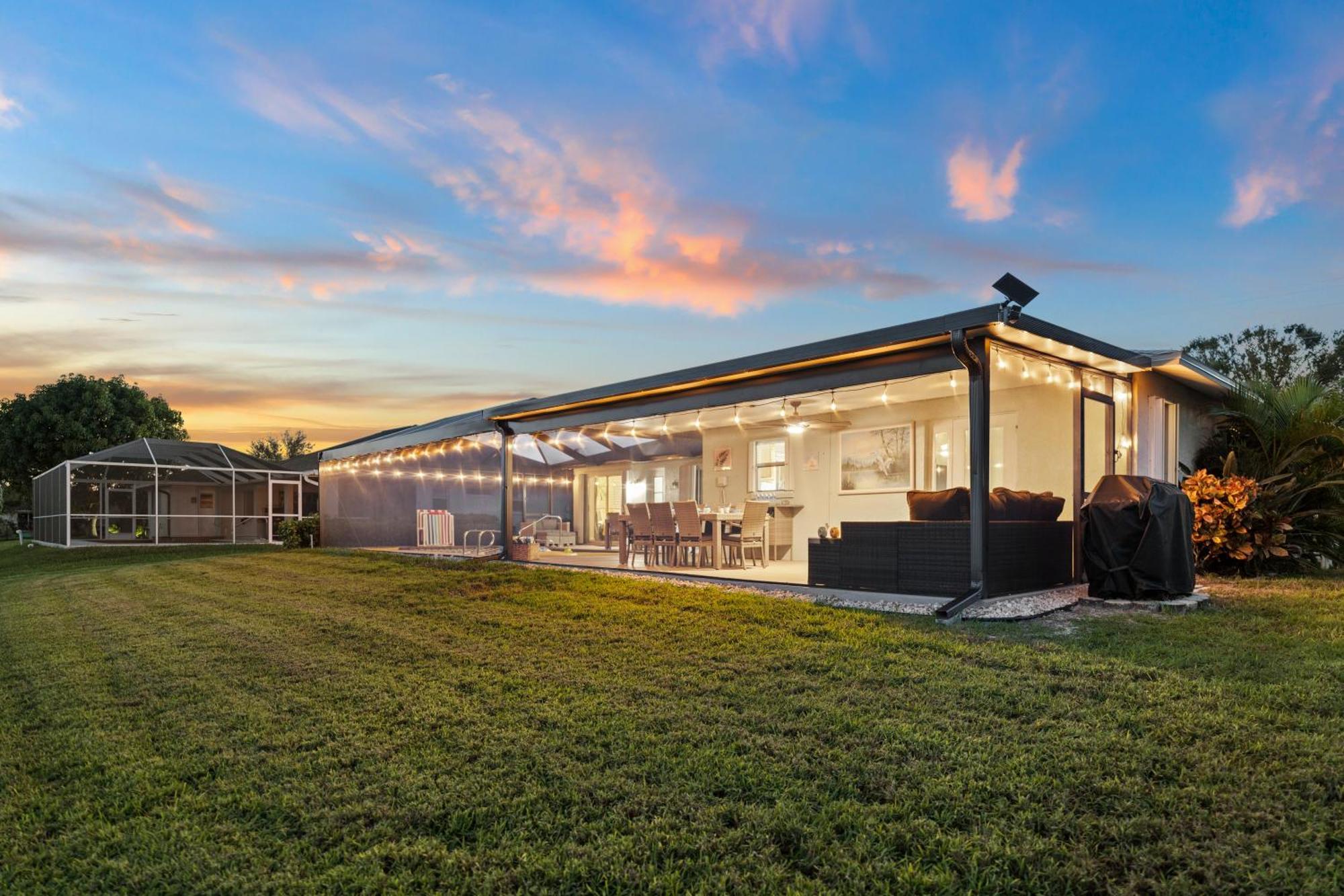 Serenity Waterfront Villa With King Suite, Private Pool, Great Lanai Enclosure And Long Water Views Cape Coral Exteriér fotografie