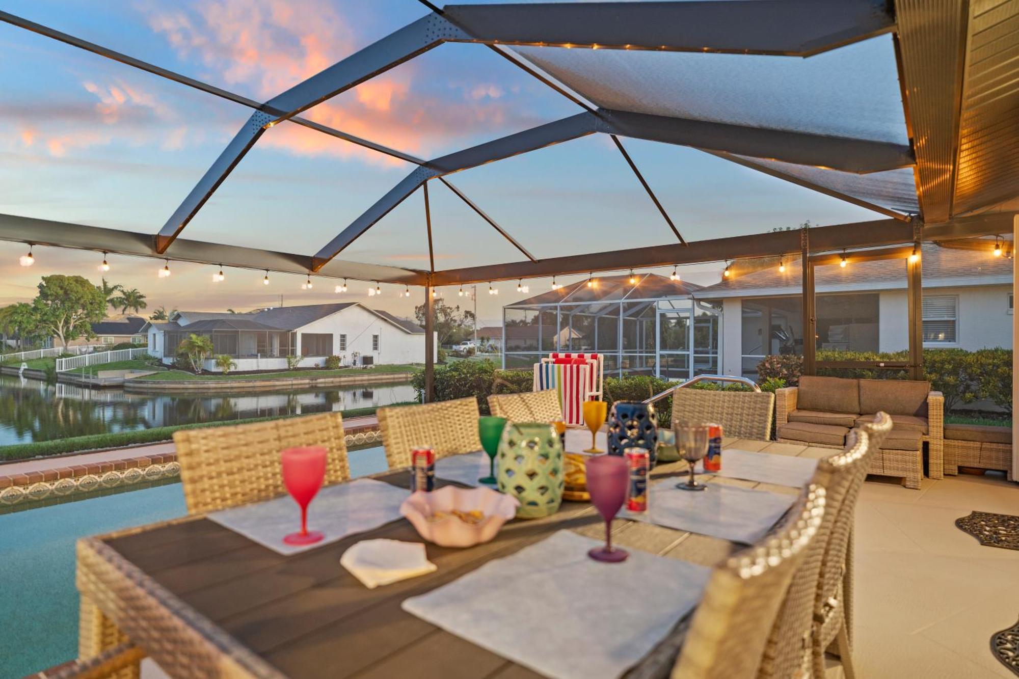 Serenity Waterfront Villa With King Suite, Private Pool, Great Lanai Enclosure And Long Water Views Cape Coral Exteriér fotografie