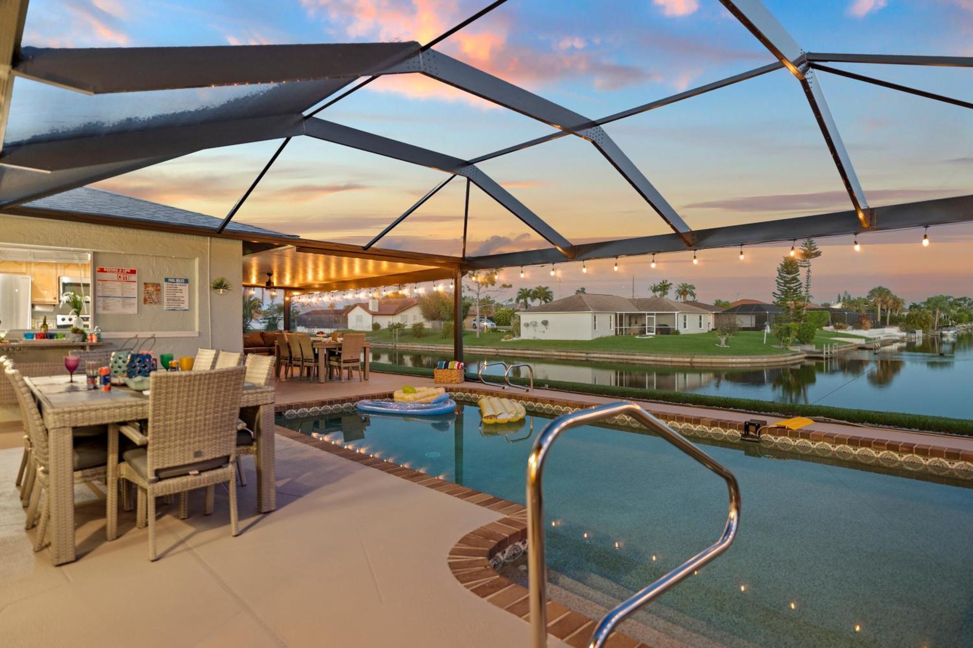 Serenity Waterfront Villa With King Suite, Private Pool, Great Lanai Enclosure And Long Water Views Cape Coral Exteriér fotografie