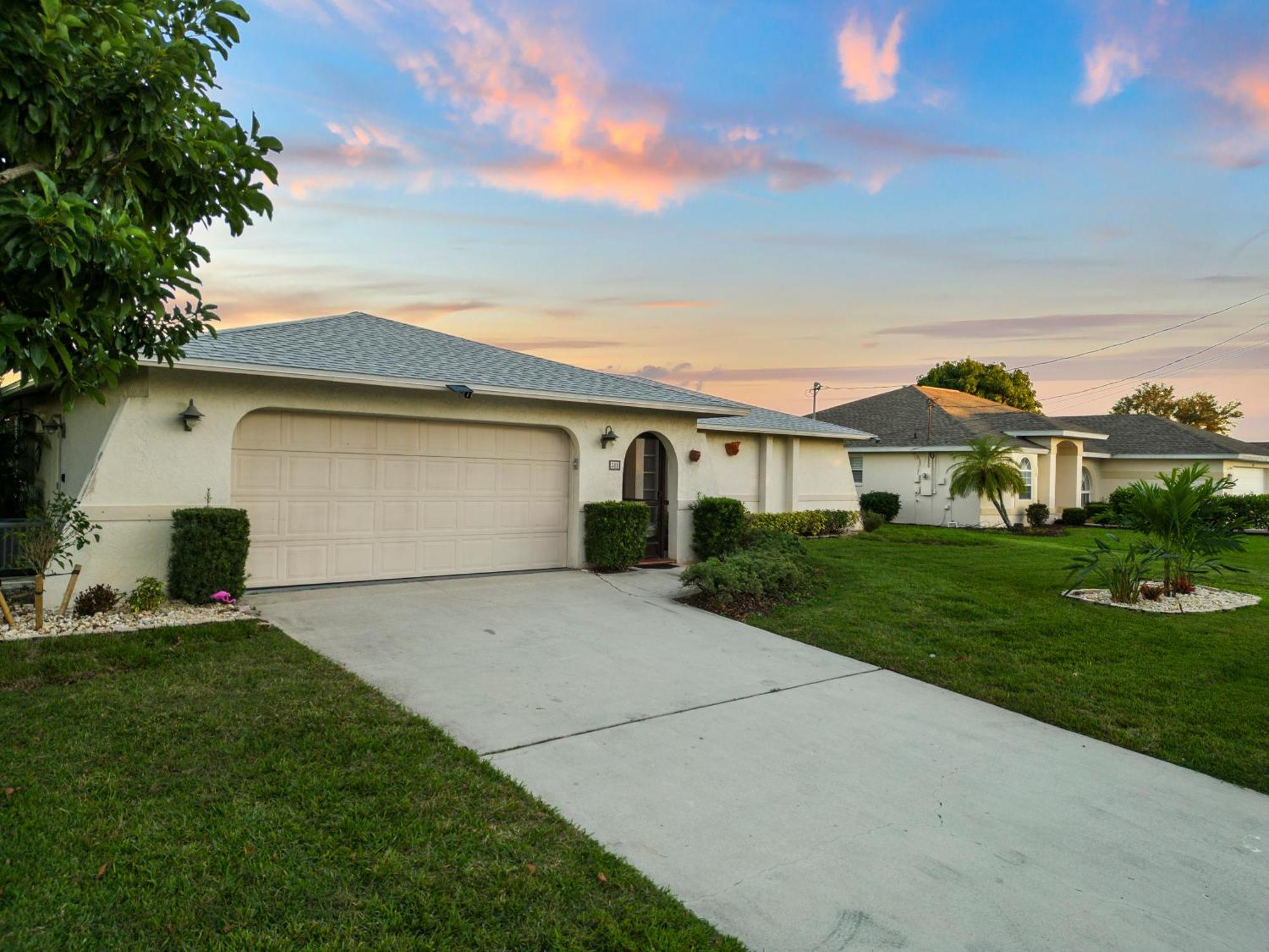 Serenity Waterfront Villa With King Suite, Private Pool, Great Lanai Enclosure And Long Water Views Cape Coral Exteriér fotografie