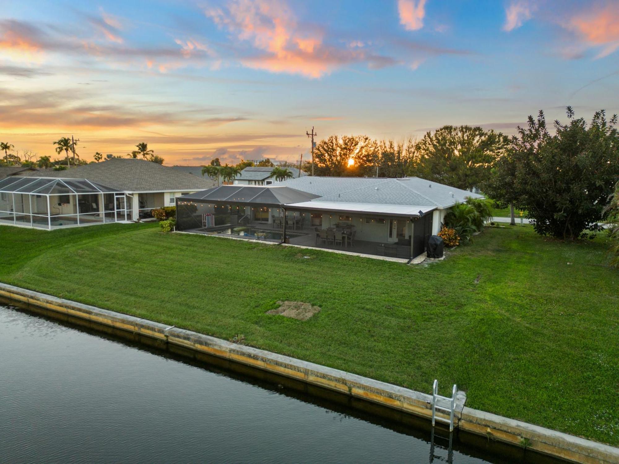 Serenity Waterfront Villa With King Suite, Private Pool, Great Lanai Enclosure And Long Water Views Cape Coral Exteriér fotografie