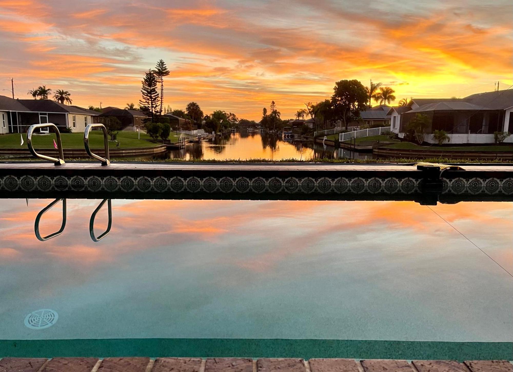 Serenity Waterfront Villa With King Suite, Private Pool, Great Lanai Enclosure And Long Water Views Cape Coral Exteriér fotografie